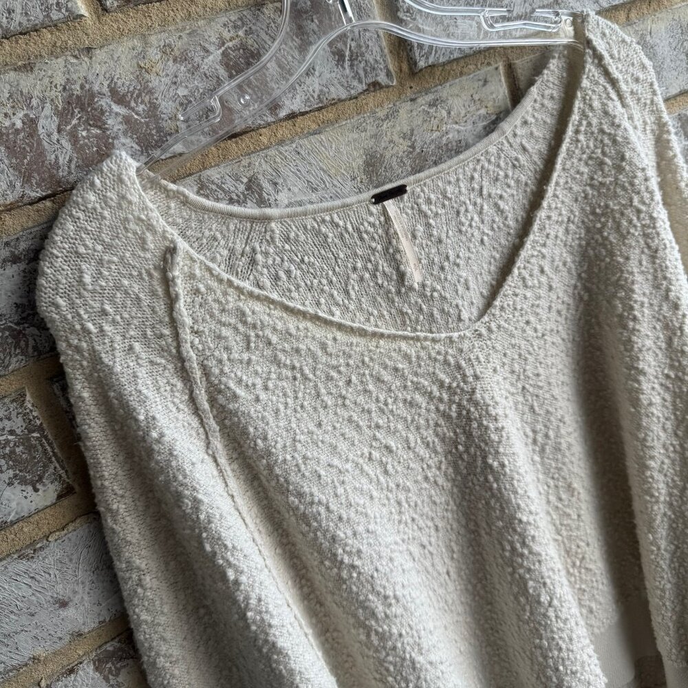 Free People V-Neck Long Sleeve Cream Boucle Sweater Women's Size S - Picture 5 of 8